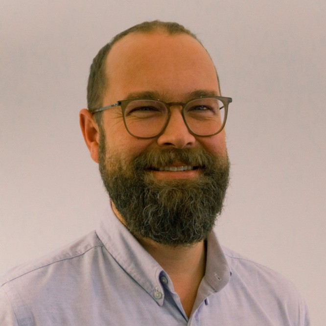 Sven Fund - Speaker Managing Director, ReviewerCredits